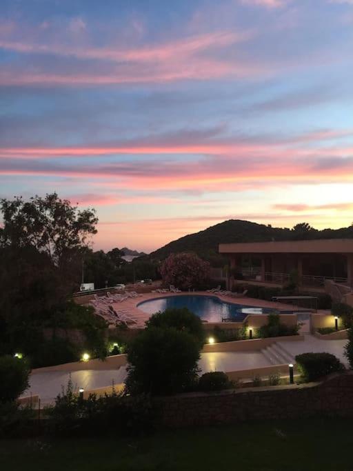 F2 Vue Mer Dans Residence Avec Piscine Ajaccio  Buitenkant foto