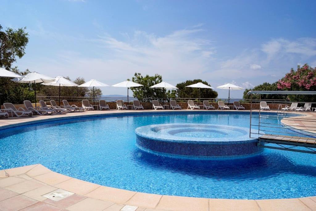 F2 Vue Mer Dans Residence Avec Piscine Ajaccio  Buitenkant foto